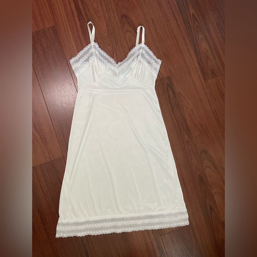 Vintage White with Lace Richform slip - Picture 2 of 5